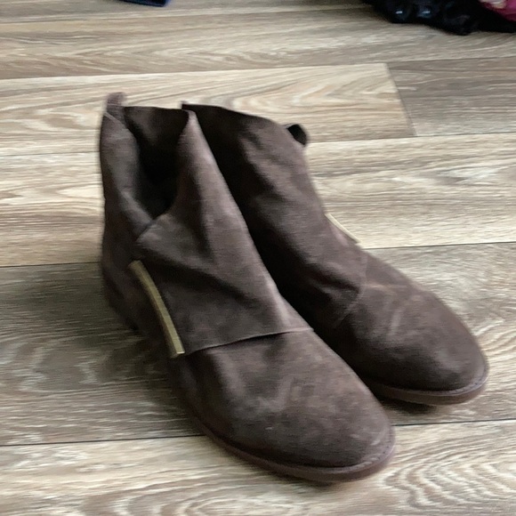 Johnston & Murphy Brown Suede Lola Booties 6.5 - Picture 4 of 10